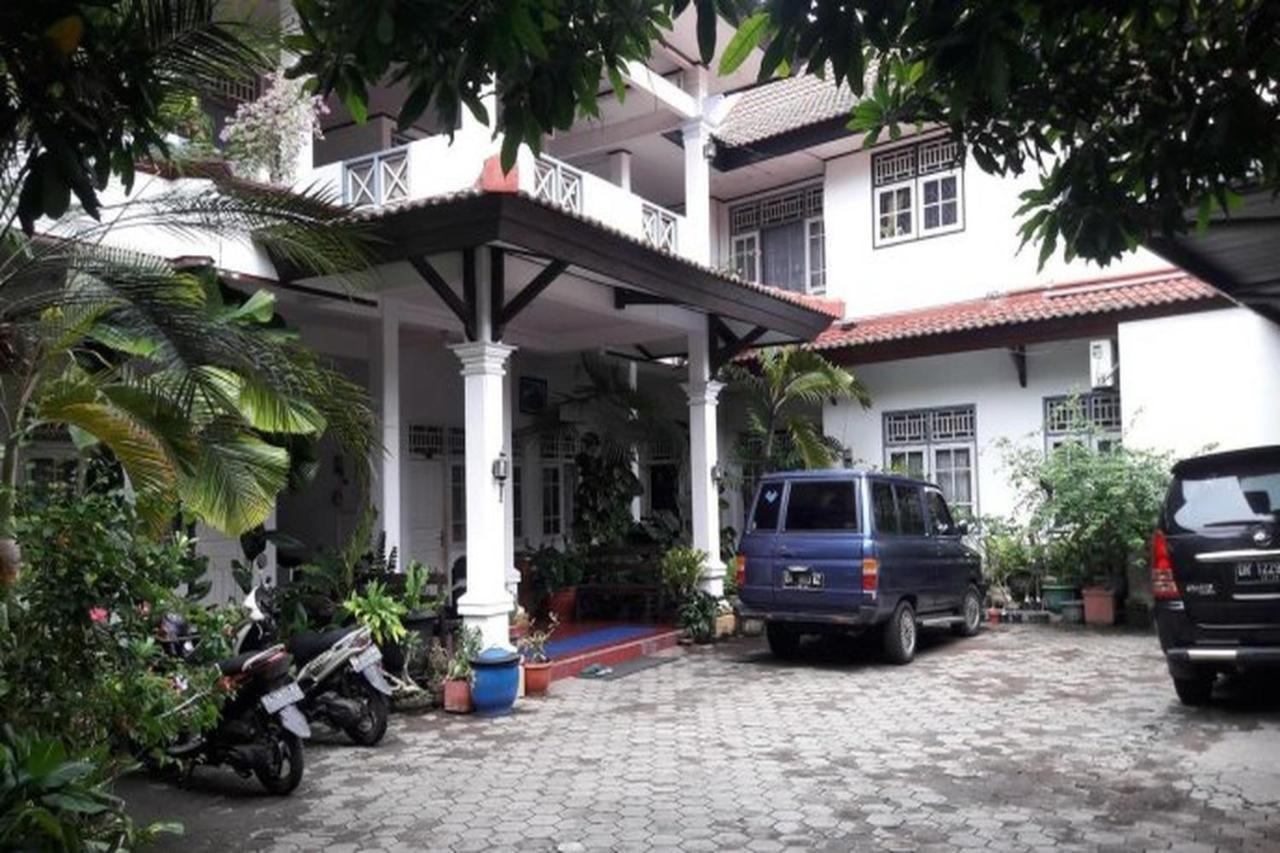 Hotel Airlangga Mataram Exteriör bild