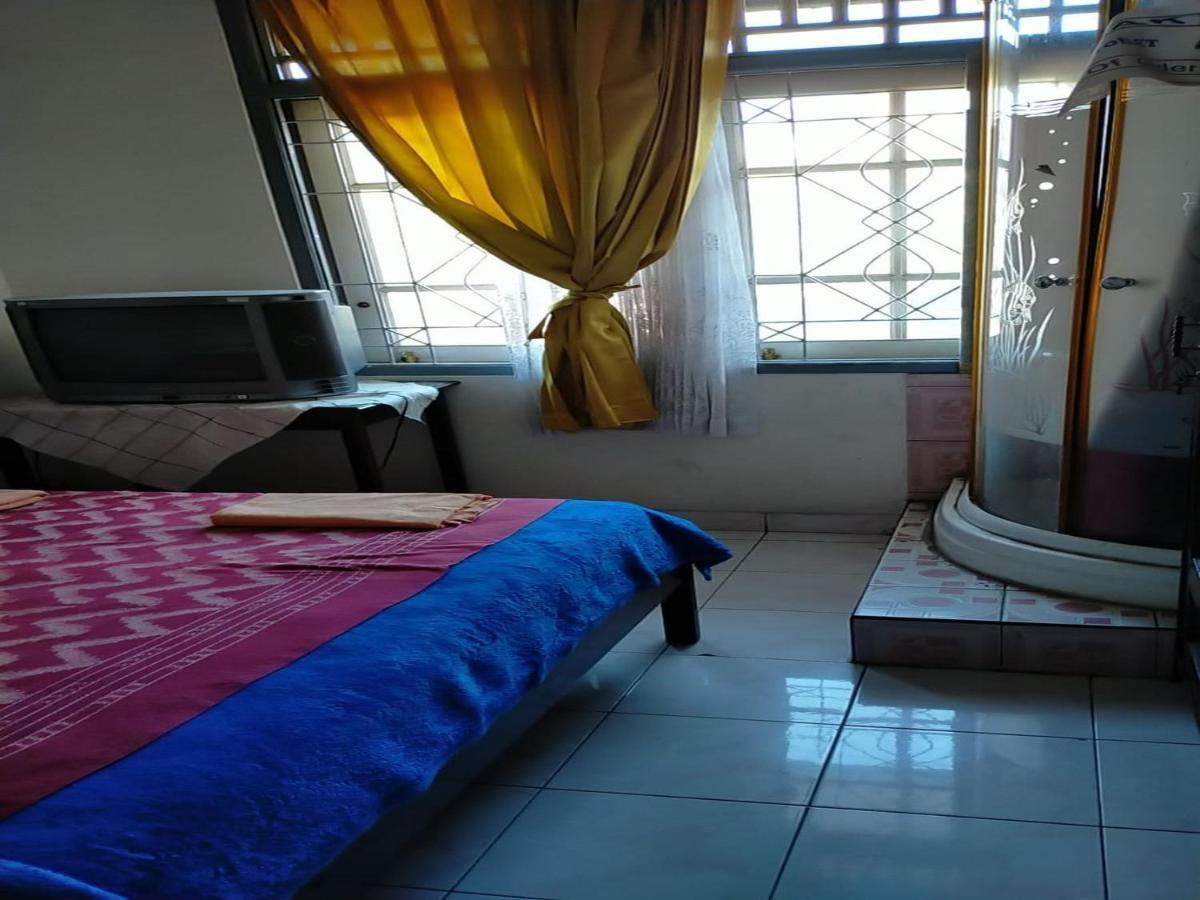 Hotel Airlangga Mataram Exteriör bild